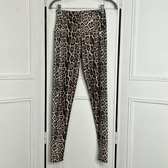 Onzie cheetah leopard print high rise full length yoga leggings - Picture 3 of 10